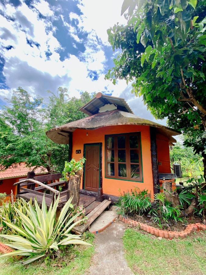 Hotel Baanphuthadol Mae Hong Son Exterior foto