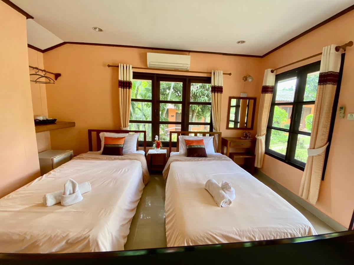 Hotel Baanphuthadol Mae Hong Son Exterior foto