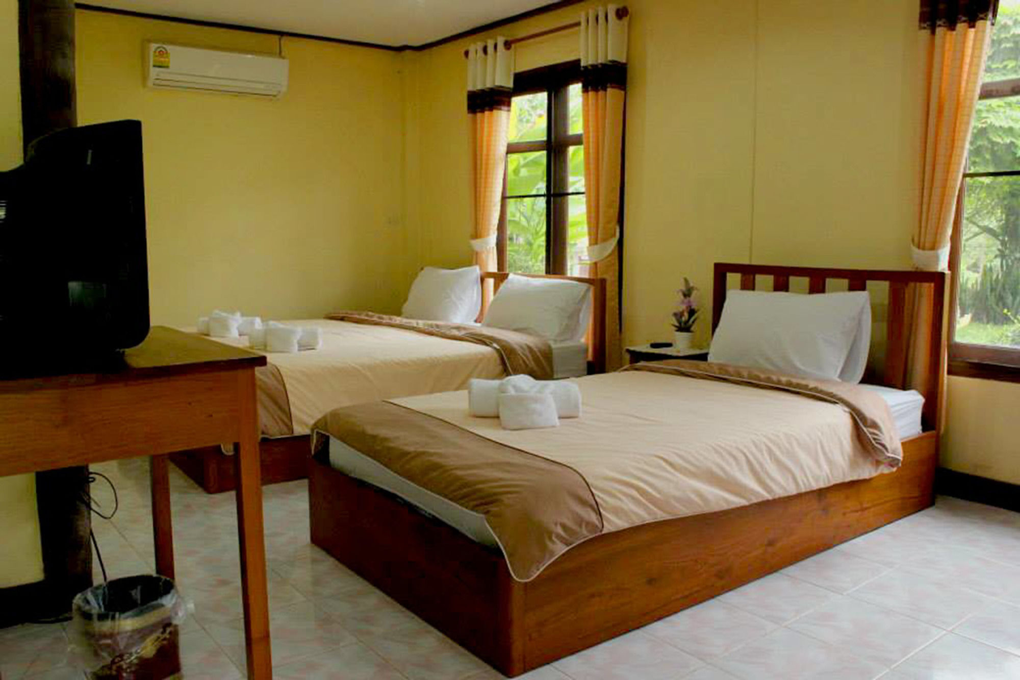 Hotel Baanphuthadol Mae Hong Son Exterior foto